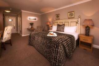 Отель The Inn at Dromoland Newmarket on Fergus Номер с кроватью размера «king-size»-2